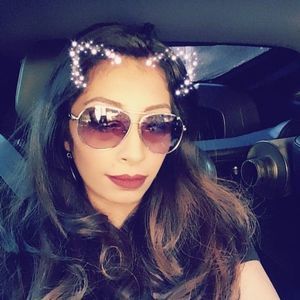 Meet your Posher, Yajaira